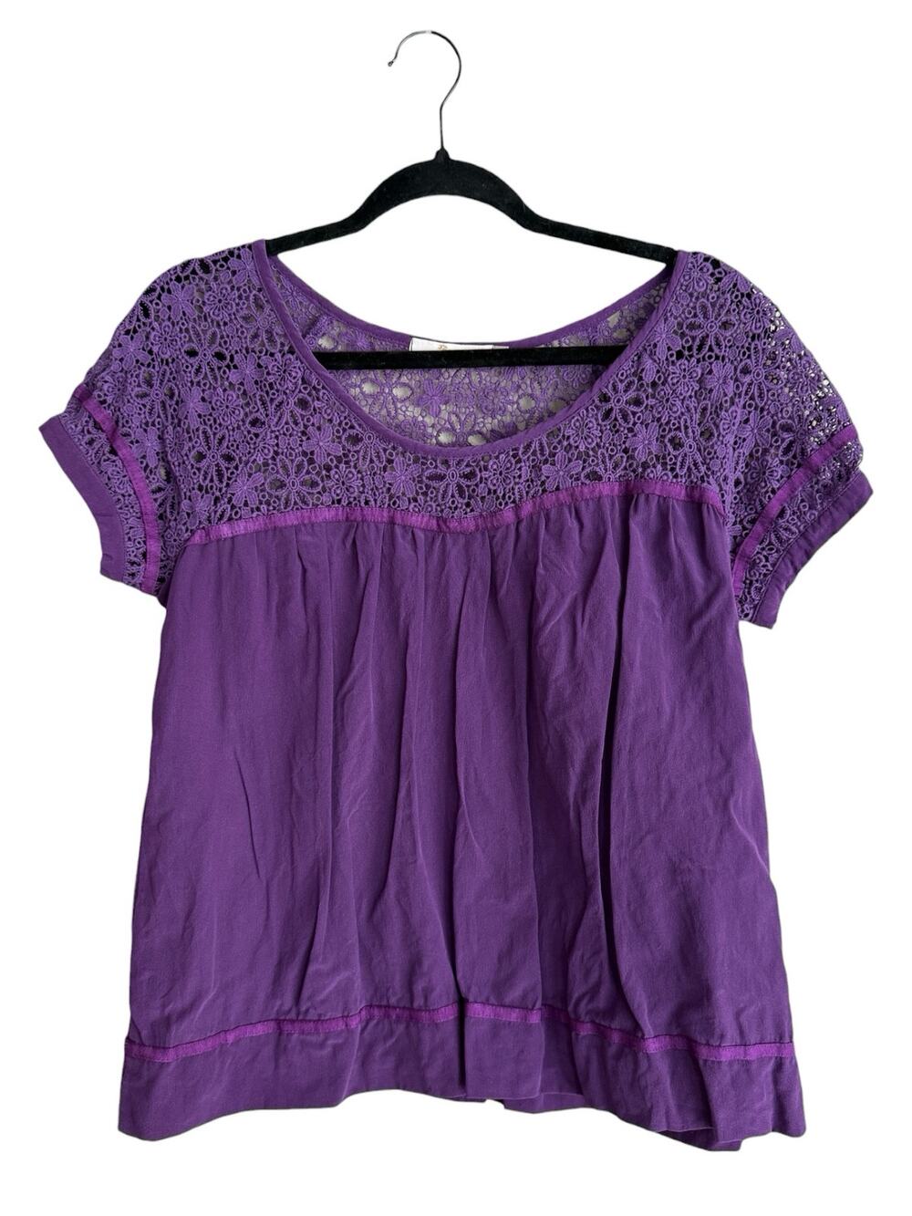 Biscote Paris Womens Sz L 100% Silk Shortsleeve Blouse Eyelet Lace Yoke Purple